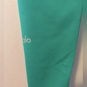 ALO leggings brand new. Size XS